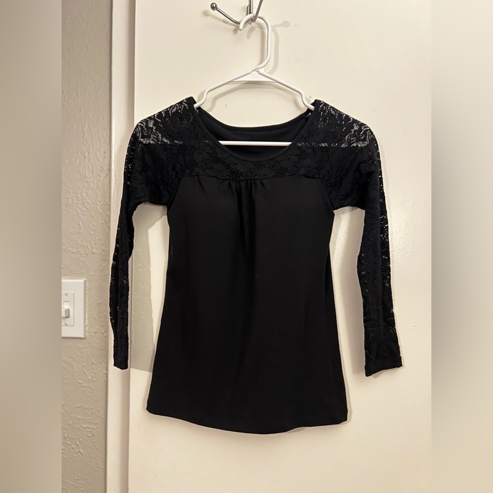 Elegant Black Lace Women's Top Built in Bras XS